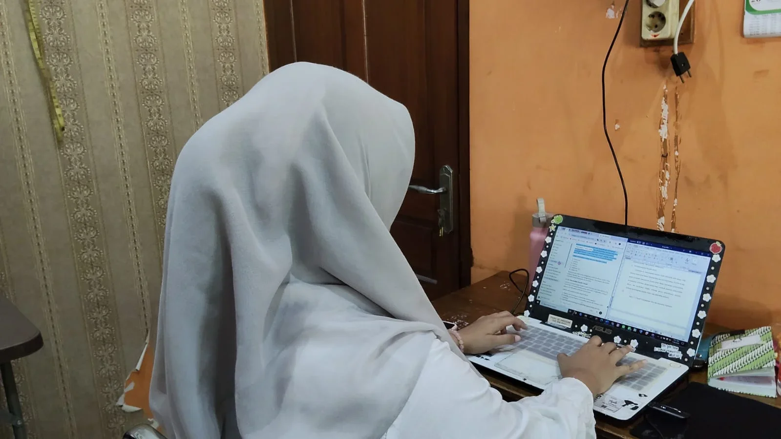 Praktik Komputer dan Pengenalan Artificial Intelligence di Lab