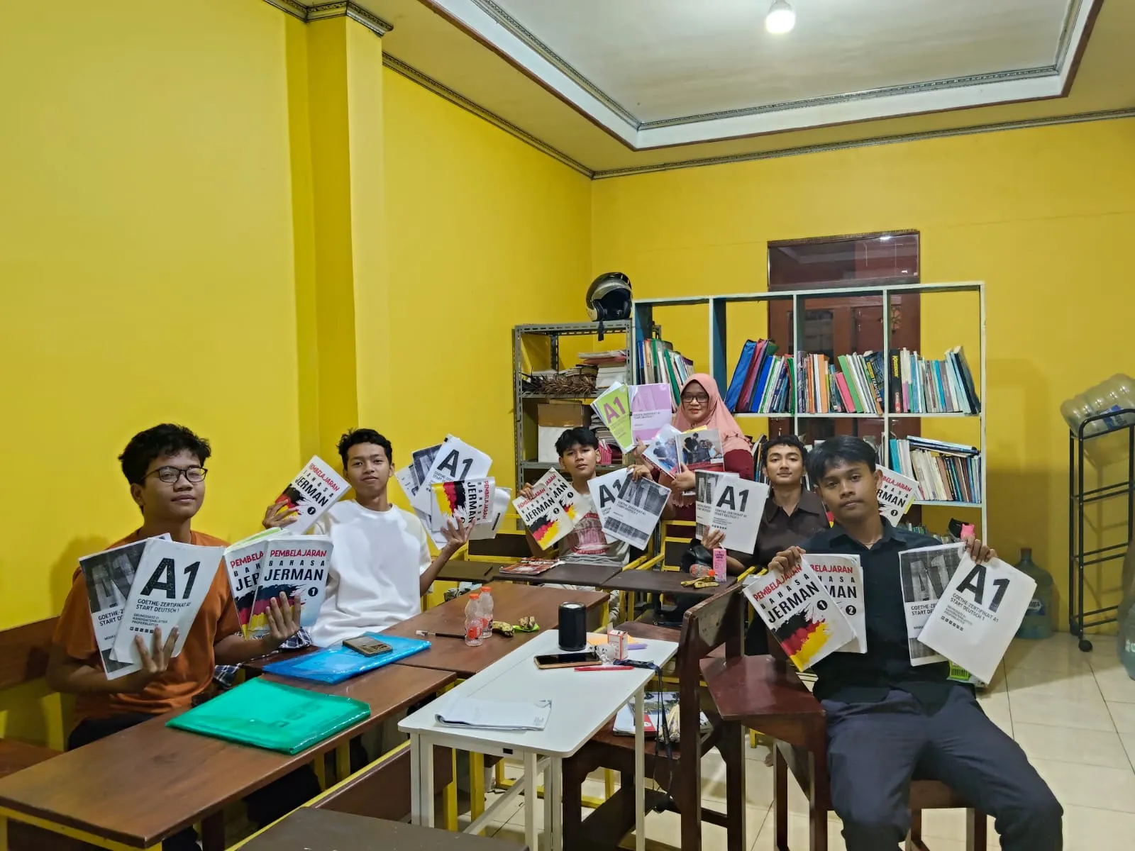 Suasana belajar di Queen Education Centre