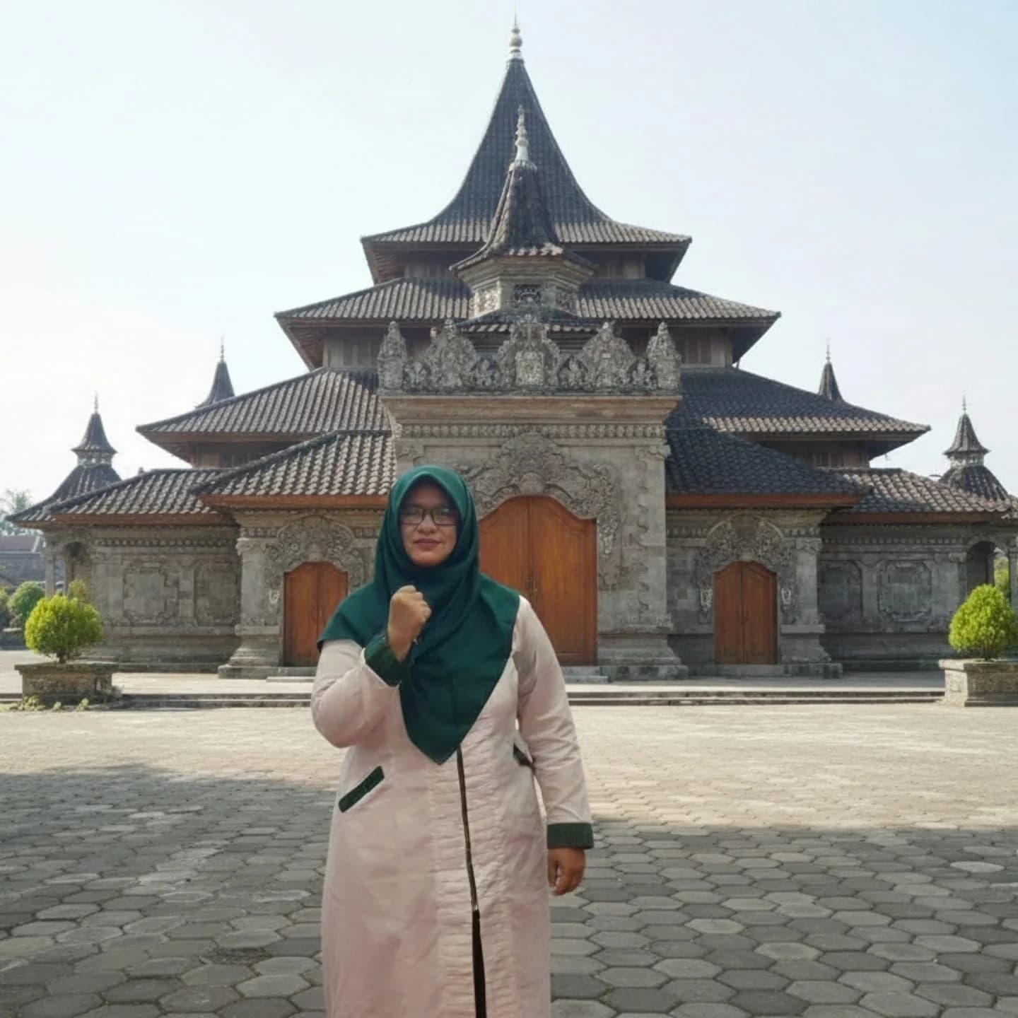 Dr. Kuswahyuningsih, M.Pd